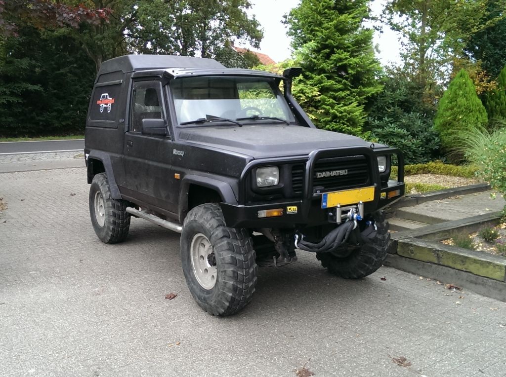 Daihatsu Rocky op 34" banden